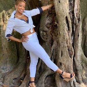 Meet your Posher, Charmin